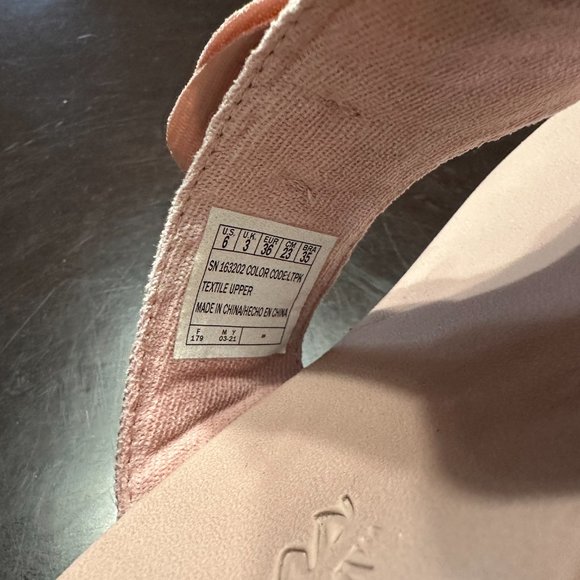 Skechers Luxe foam Sandals - Picture 3 of 4